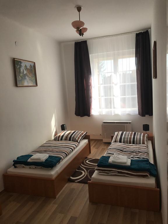 Appartamento Éva Apartman Miskolc Esterno foto